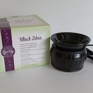 NIB Element Black Zebra Scentsy Warmer